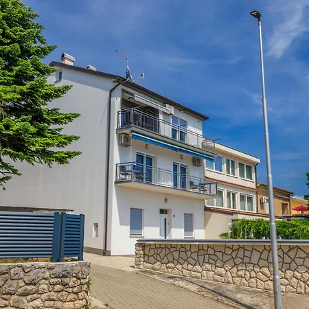 Apartment Mladen *